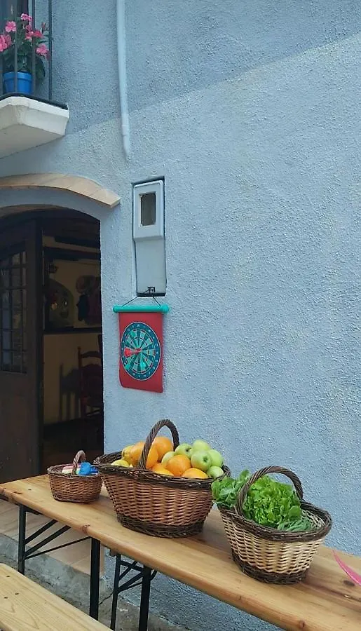 카스테요 뎀푸리에스 The Blue House Of The Costa Brava Arlet S Corner 아파트 0*, 카스테요 뎀푸리에스 스페인